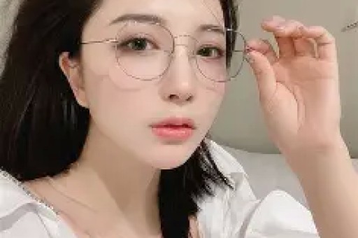 他是著名演员总演坏蛋导致57岁才结婚妻子至今都没有露过面
