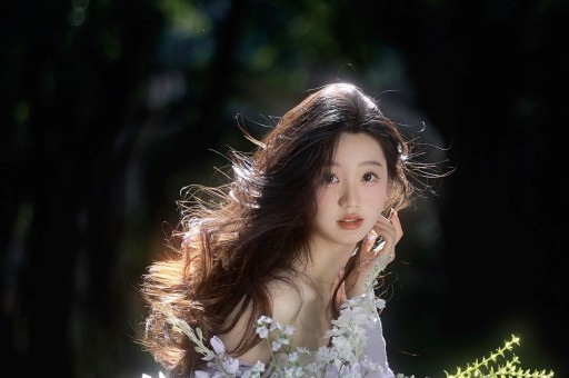 爆4条大瓜！湖南台女主持被曝背高仿、贾玲体重回弹、陈好疑怀四胎沈腾再遭百花冷遇